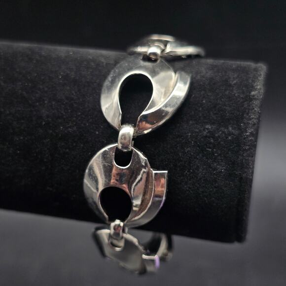 Tara Silver Tone Bracelet Vintage Jewelry Circle Open Links - Picture 10 of 10